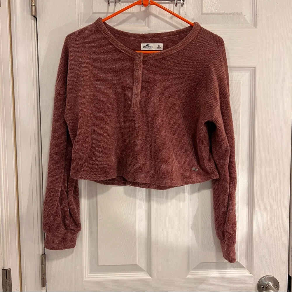 Hollister Burgundy‎ Cropped Henley Blouse
